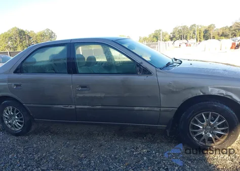 1998 Toyota Camry Le from USA, damaged, VIN 4T1BG22K0WU222677